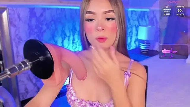 Private LYEN_RAE on StripChat