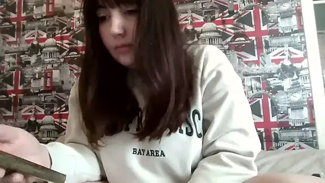 Lynylou on StripChat