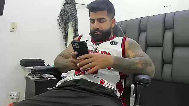 Lyon_vach on StripChat