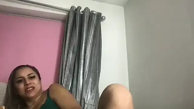 LyraLure on StripChat