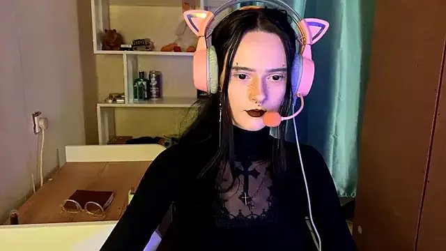 MabelDefina — Air kiss