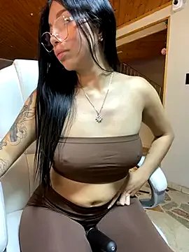 Maddy_Piink on StripChat