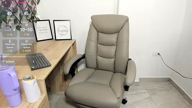 Madeleine__w on StripChat