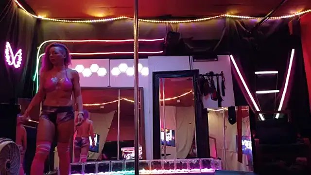 Freechat MadisonMarie on StripChat