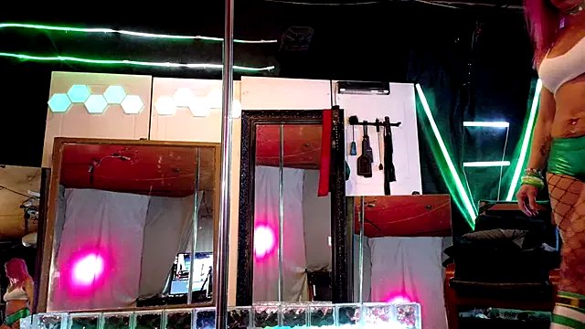 Freechat MadisonMarie on StripChat