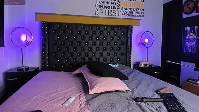 MADISSONLOVE_ on StripChat