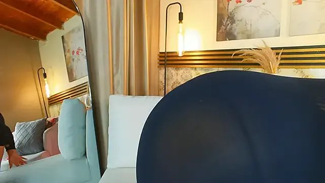 Madissononee on StripChat