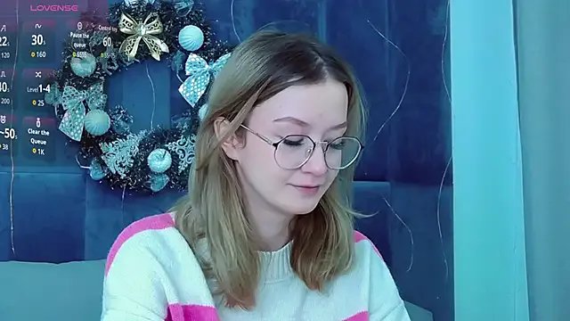 MaeLili on StripChat