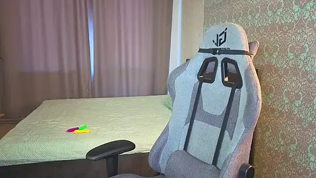 magic_shy_ on StripChat