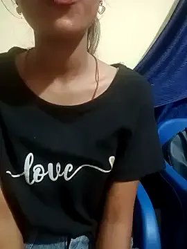 Mahi677 on StripChat