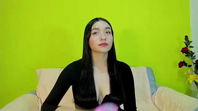 Maia_W10 on StripChat