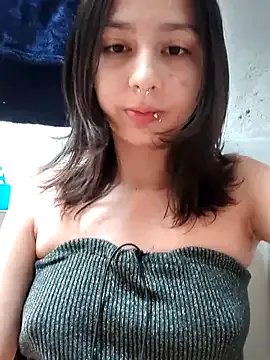 Maiden-Hot — Naked and shower