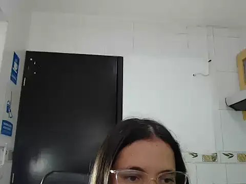 Freechat maira_tf on StripChat