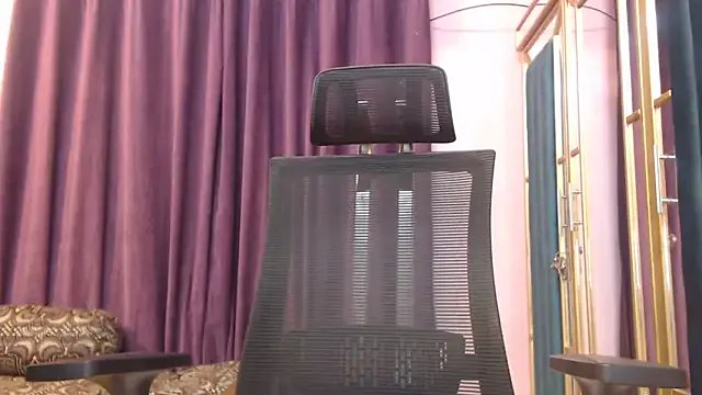 Freechat Maisa-130 on StripChat