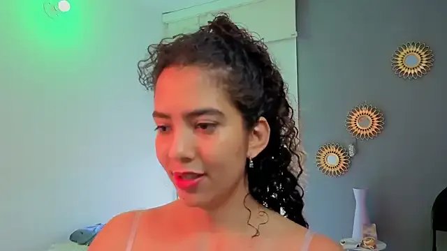 Freechat Maithe_Perroni on StripChat