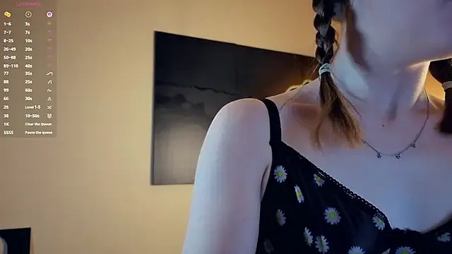 MaliaBourraine on StripChat