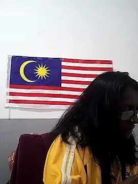 mamakarma1403 on StripChat