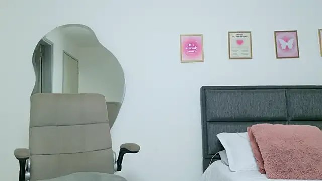 Mar_333 on StripChat