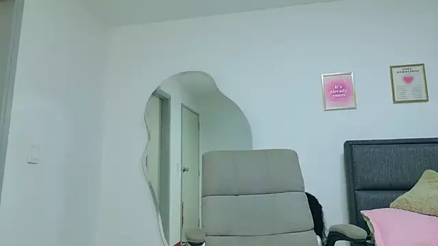 Mar_333 on StripChat