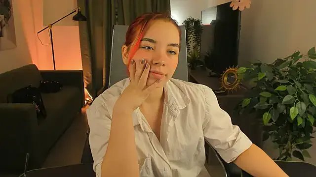 MarcelineChi on StripChat