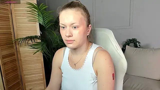 Margot_Ocean on StripChat