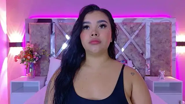 MarianaGarciaa__ on StripChat
