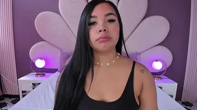 MarianaGarciaa__ on StripChat