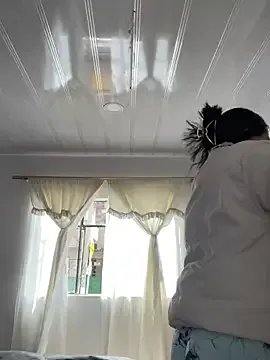 Marianahb-e on StripChat