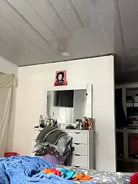 Marianahb-e on StripChat