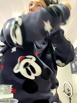 Marianahb-e on StripChat