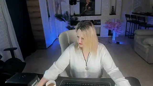 Freechat MariemLui on StripChat