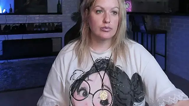 Freechat MariemLui on StripChat