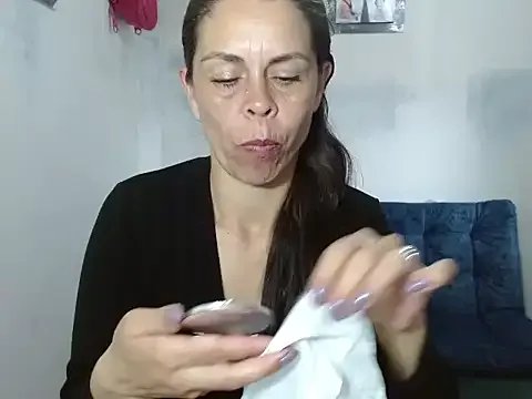 Marilyn_xxxx on StripChat