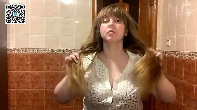 MaroonMoon_ on StripChat