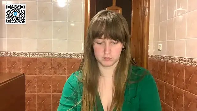 MaroonMoon_ on StripChat