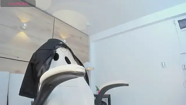 Freechat martina_touss on StripChat