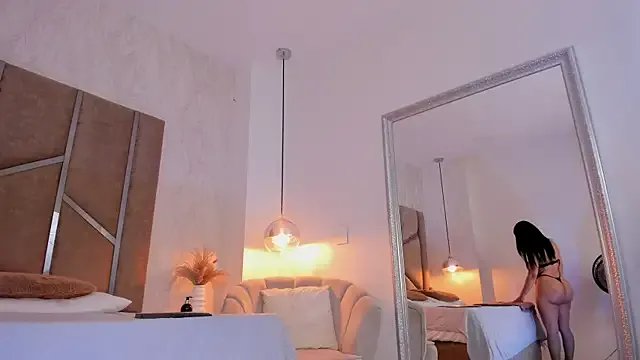 Martinaa_Jones_ on StripChat