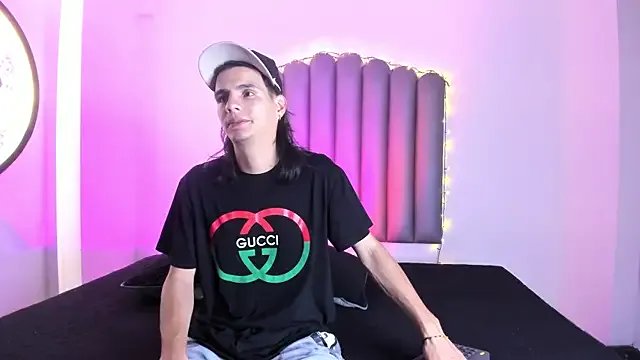 Martshall09 on StripChat