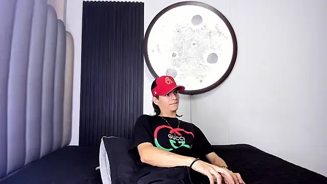 Martshall09 on StripChat