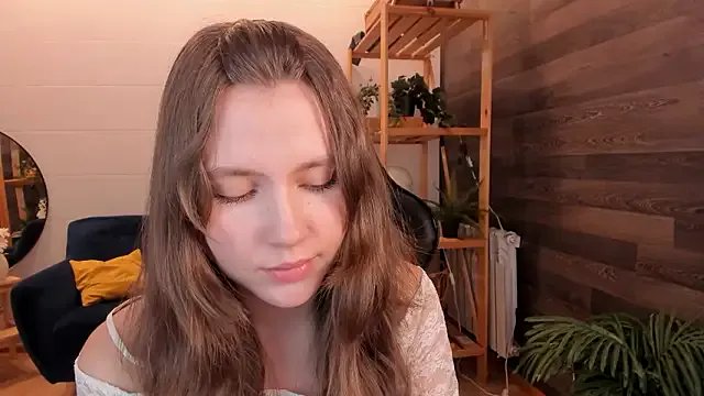 MaryannSoftt — spread legs and show pussy