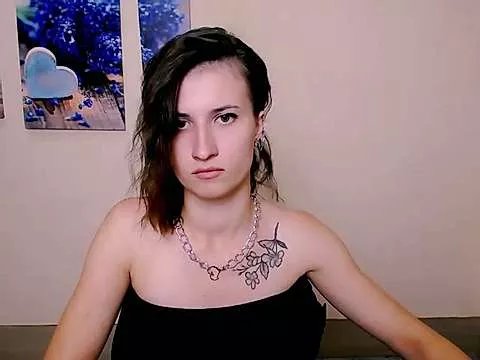 MaryEm976 on StripChat