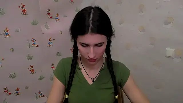 MaryEm976 on StripChat