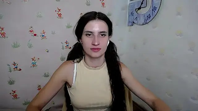 MaryEm976 on StripChat