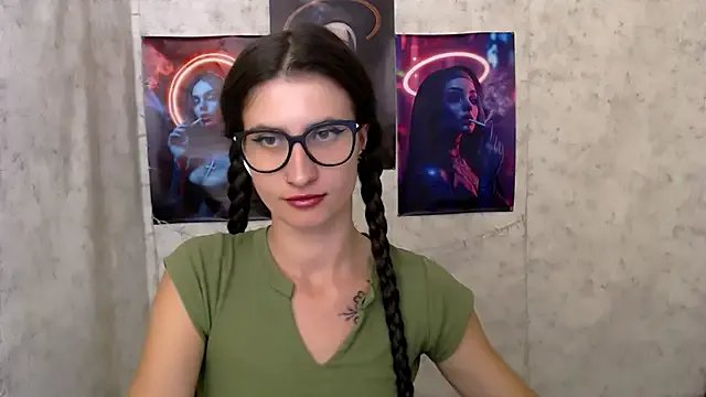 MaryEm976 on StripChat