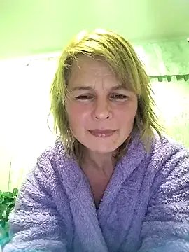 Masha412111 on StripChat