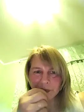 Masha412111 on StripChat