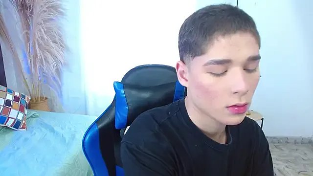 Mattass18 on StripChat