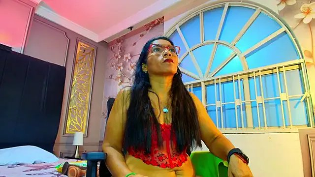 mature_bigass__ on StripChat