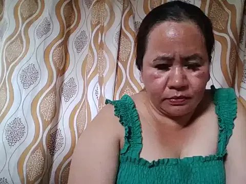 mature_l0ve on StripChat