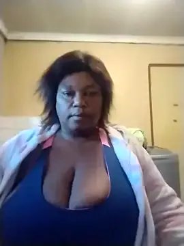 MATUREBUSSTY on StripChat